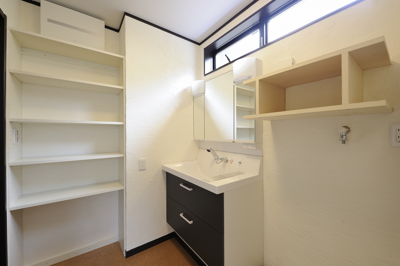 洗面室には収納が必要