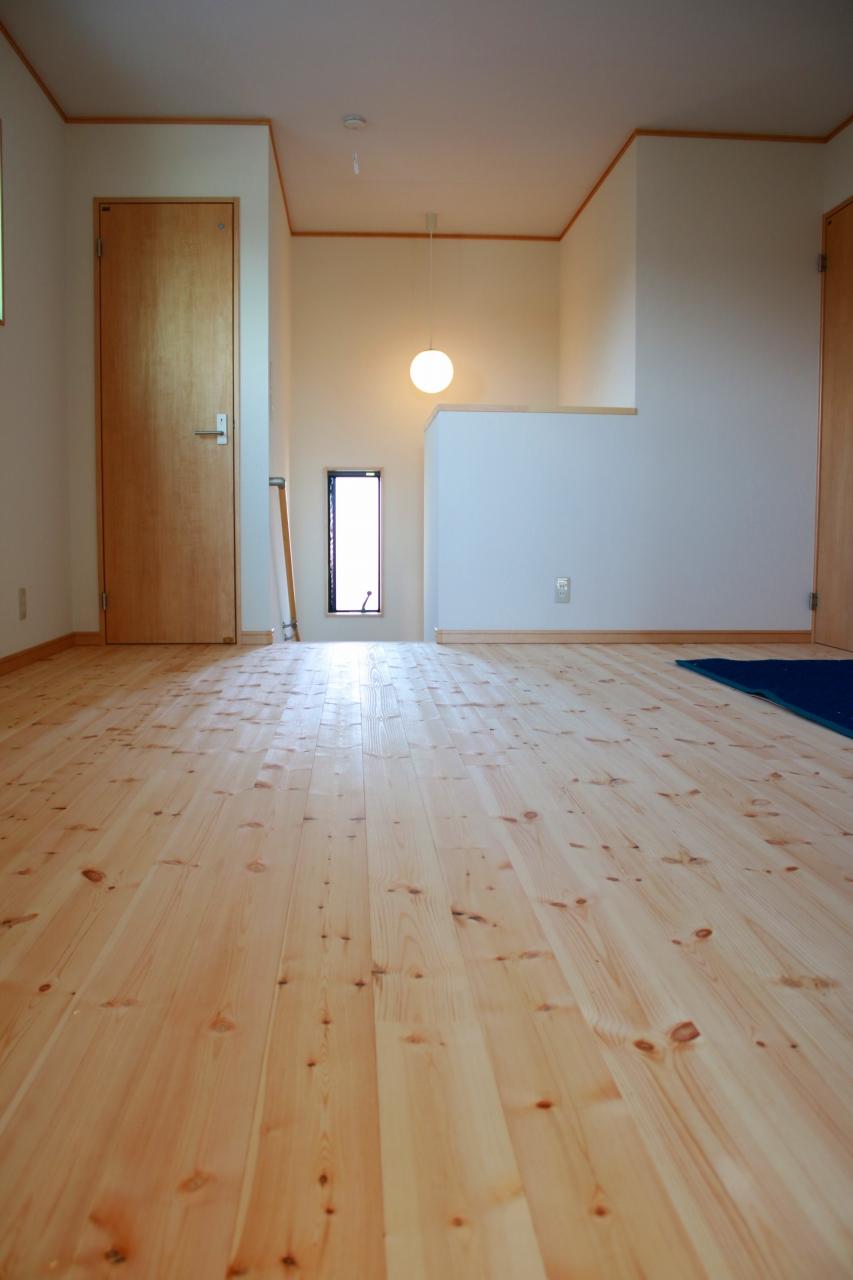 パインフローリングホール